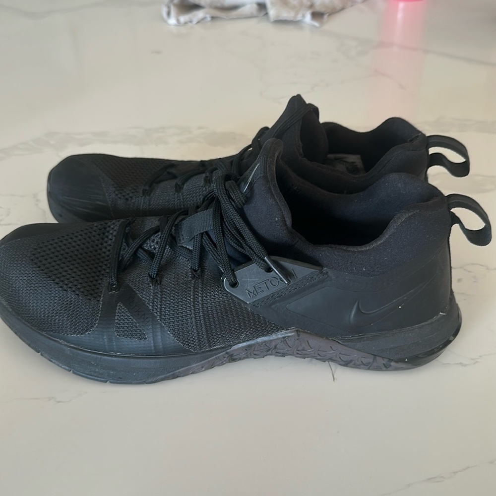 Men’s size 12 Nike Metcon Flynit3. Triple black